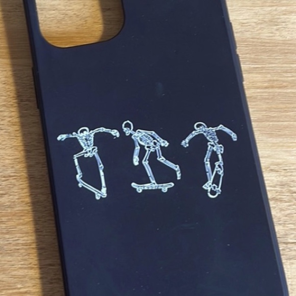 ❤️🥳💰 I-phone 12 pro max Skeleton Case! Black